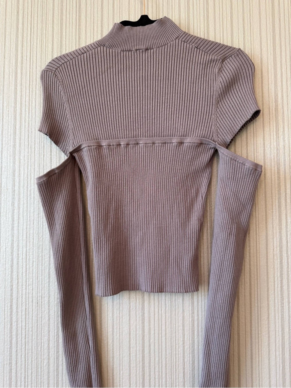 XS/S Ribbed Off-Shoulder Mock Neck Crop Top in Taupe - Picture 4 of 5